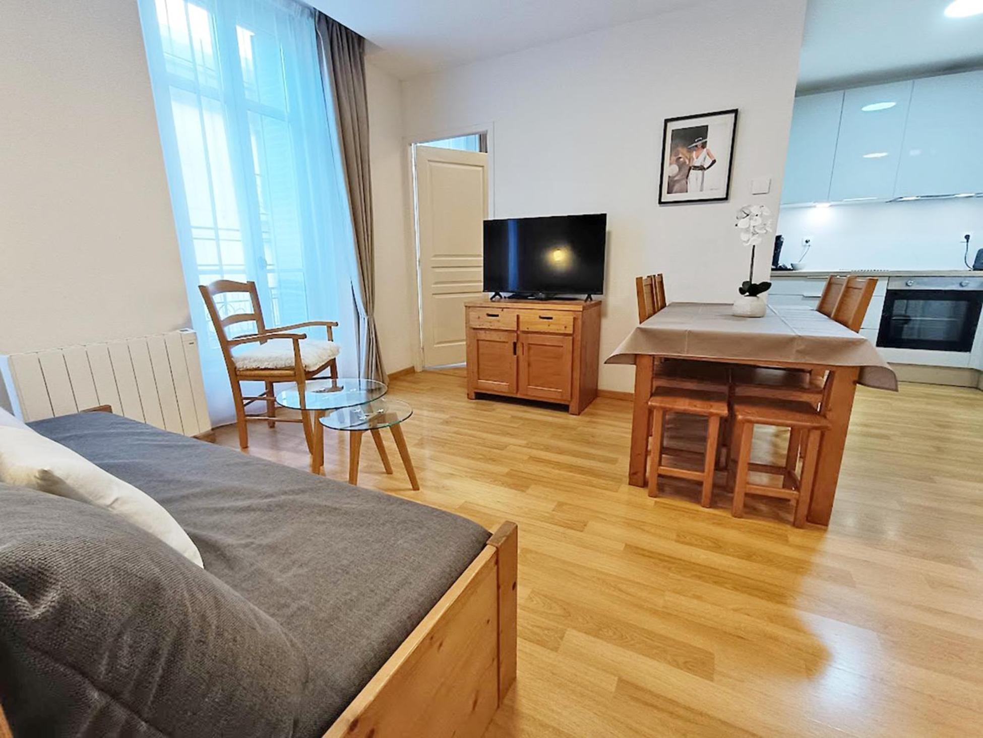 L'Eterlou, T3, Centre Luchon, Wifi, Casier A Skis, Ascenseur, 6 Personnes Bagnères-de-Luchon 外观 照片