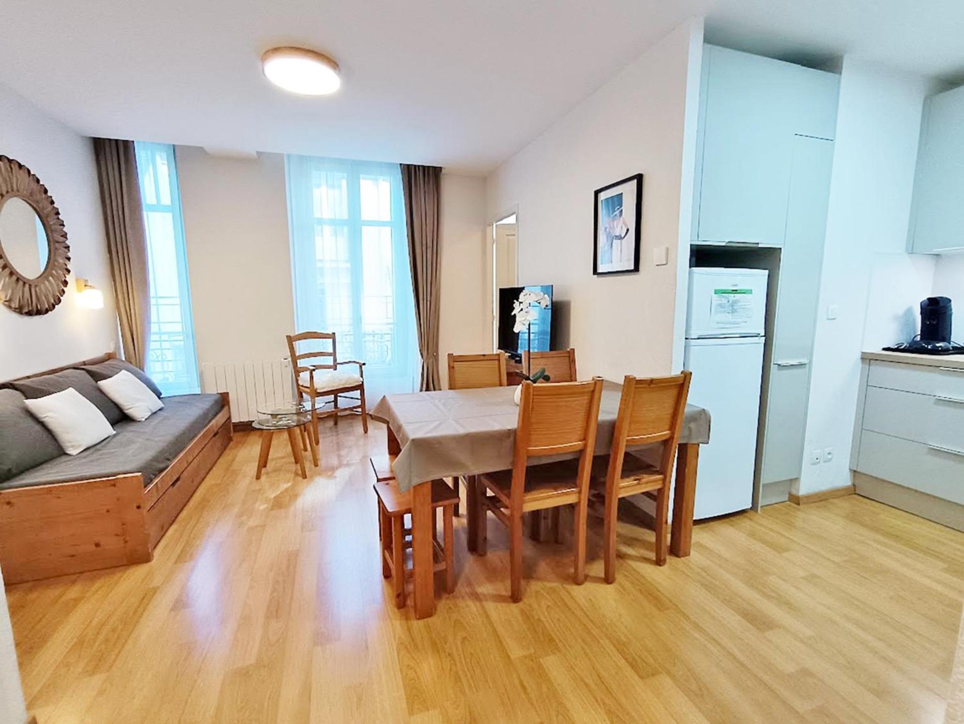 L'Eterlou, T3, Centre Luchon, Wifi, Casier A Skis, Ascenseur, 6 Personnes Bagnères-de-Luchon 外观 照片